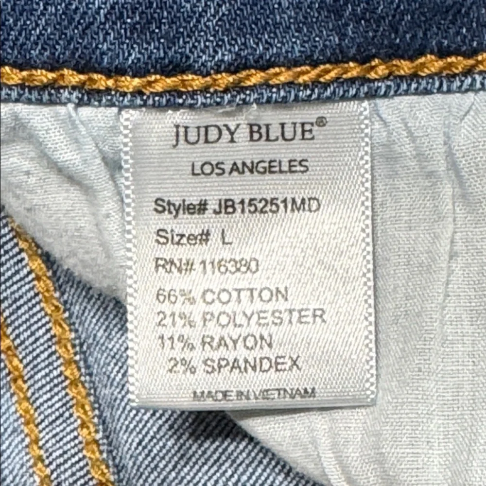 Judy Blue Women's Frayed Hem Jean Shorts - Light Blue - Picture 6 of 6